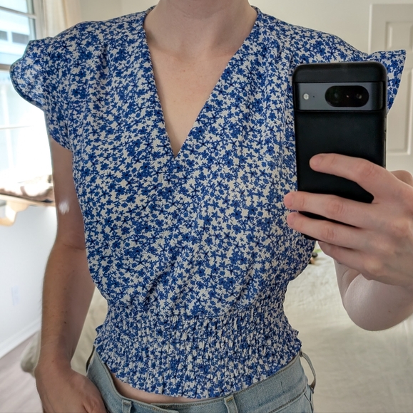 Monteau Blue and White Floral Top - Picture 4 of 5
